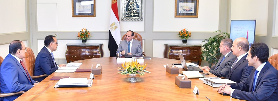 الرئيس يوجه بمواصلة تنفيذ الإصلاحات الشاملة لقطاع الأعمال العام والنهوض بصناعة الغزل والنسيج