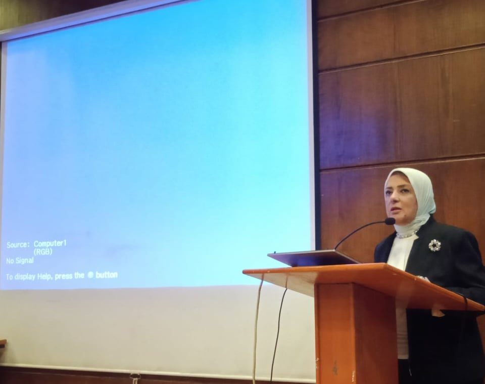 في اليوم العلمي لقسم الصحة العامة بالقصر العيني.. مايسة شوقي: استحداث برنامج تدريب مهني يتيح للعاملين بالصحة إدارة المستشفيات بكفاءة عالية