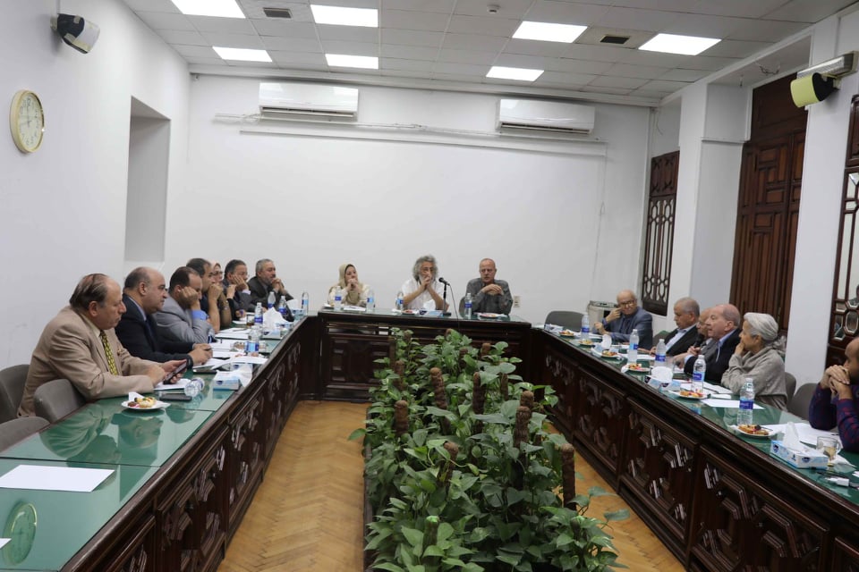حوار حكماء المهنة بدار الحكمة لإيجاد حل لمشكلة نظام التكليف الجديد